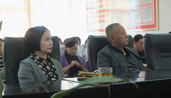 萬載縣人民醫(yī)院組織全體黨員干部收聽收看中國共產(chǎn)黨第二十次全國代表大會(huì)開幕式