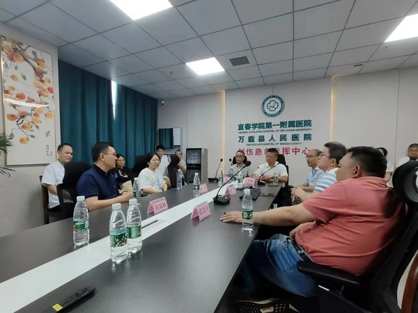 “三比三爭”踐行動|南昌大學(xué)第一附屬醫(yī)院腫瘤防治中心專家團隊來我院開展“放射治療相關(guān)知識”講座及查房活動