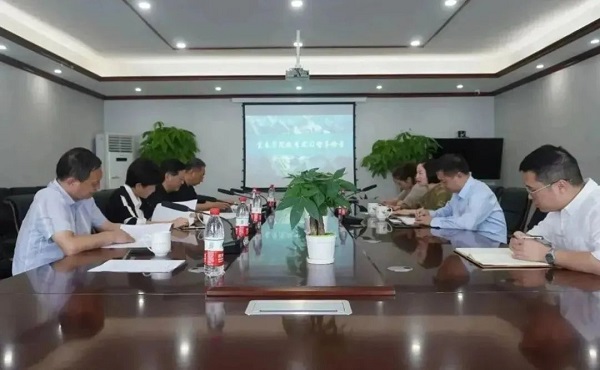 宜春學(xué)院副校長梅光泉一行來院開展秋季實習(xí)檢查工作