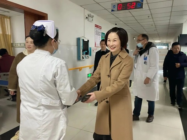 開工慰問鼓干勁，凝心聚力再起航|新春開工第一天，院領(lǐng)導(dǎo)送祝福鼓干勁